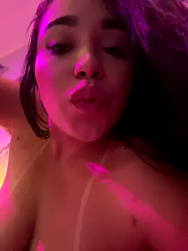 SofiaWildee live sex cam