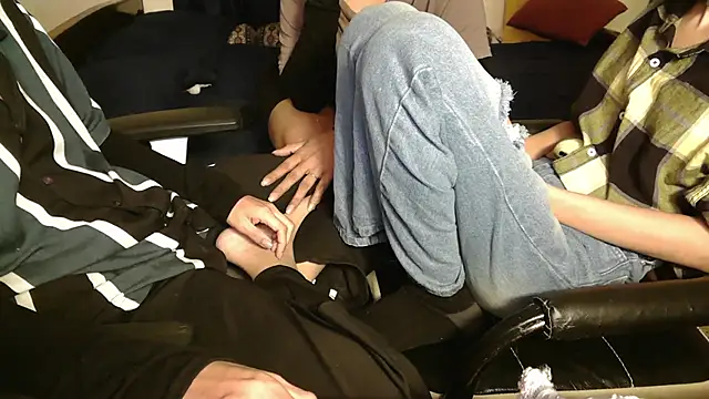 NaughtyThrouple007's cam snapshot