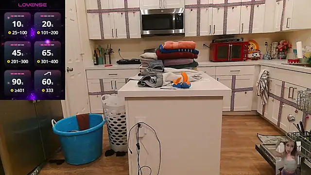 Blondiewithanass's cam snapshot