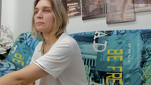 Tenderly_Sophie's cam snapshot