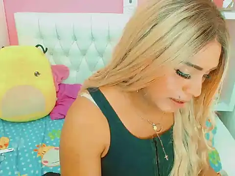 macgenta_drackk live sex cam