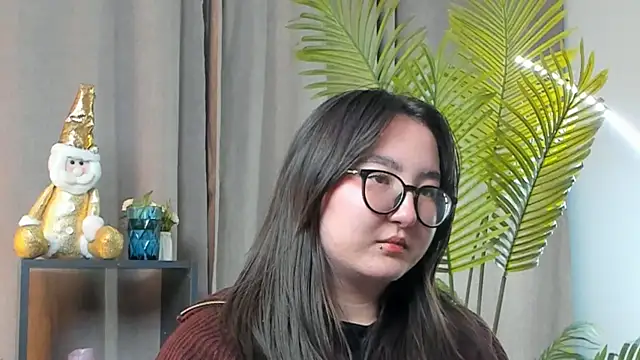 AdahChism's cam snapshot