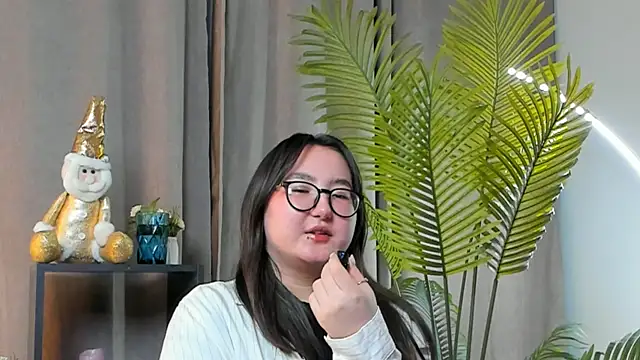 AdahChism's cam snapshot