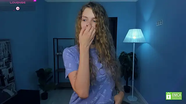 RayaNenlia's cam snapshot