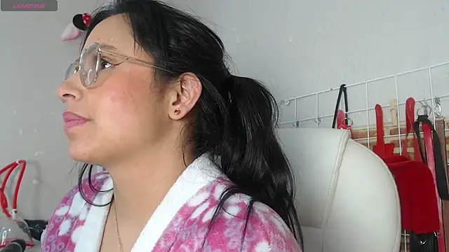 _adahara_queen live sex cam