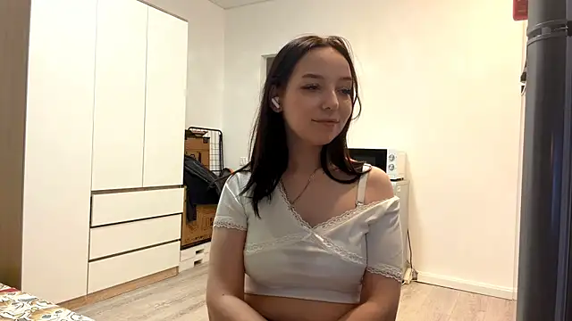 WhiteNoiseJoy's cam snapshot