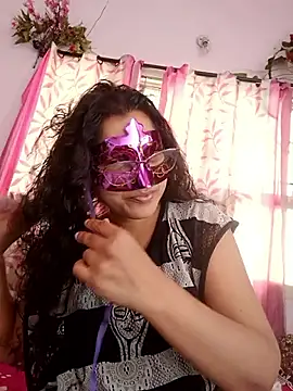 thanusi_2's cam snapshot