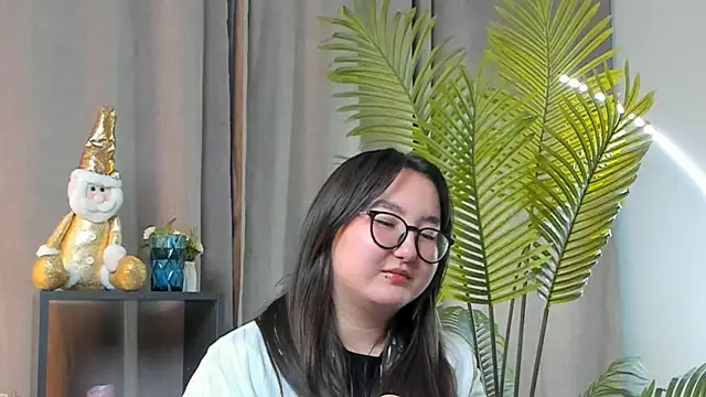 AdahChism's cam snapshot