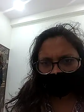 Mahira_sharma01's cam snapshot