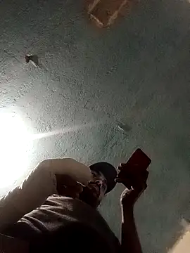 Tututu17@xh's cam snapshot