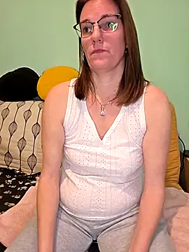 SpiceLea's cam snapshot