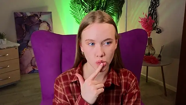 DaisyGulston's cam snapshot