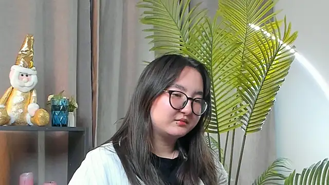 AdahChism's cam snapshot