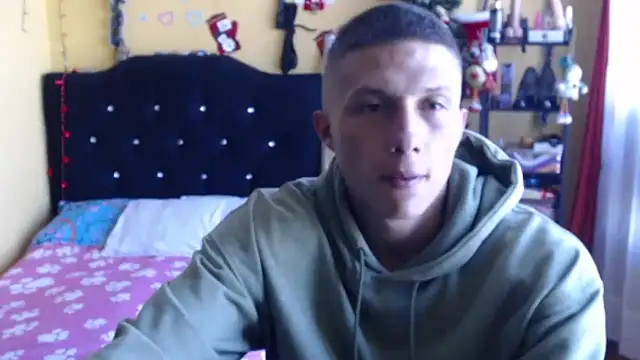 Violet_And_Smith's cam snapshot