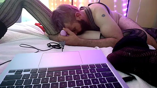 Longdongsilver_323's cam snapshot