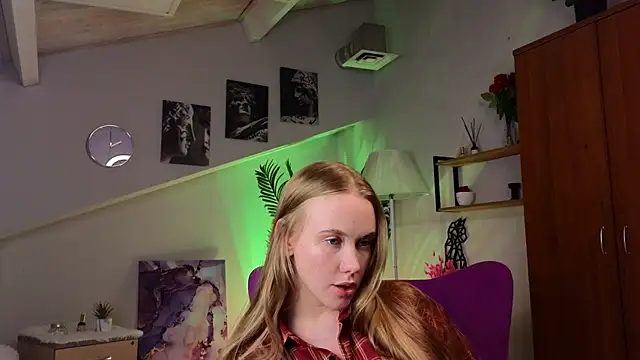 DaisyGulston's cam snapshot