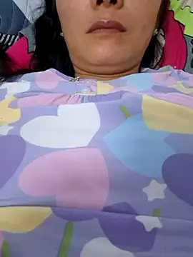 Baby-sexytits18's cam snapshot