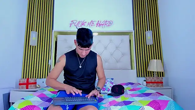 Sweet_kevin1 live sex cam