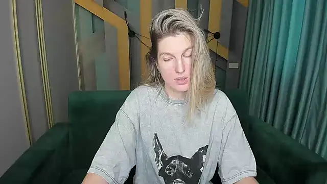 EmilyWalkeri's cam snapshot