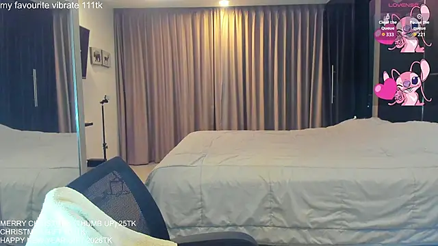 Hot_Mia_'s cam snapshot