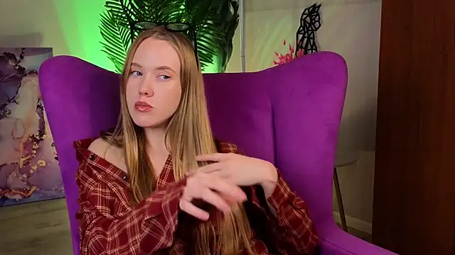 DaisyGulston's cam snapshot