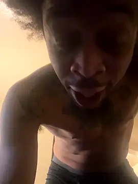 thefreakscomeoutatnight live sex cam