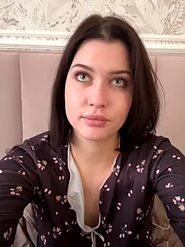 KikiWatson live sex cam