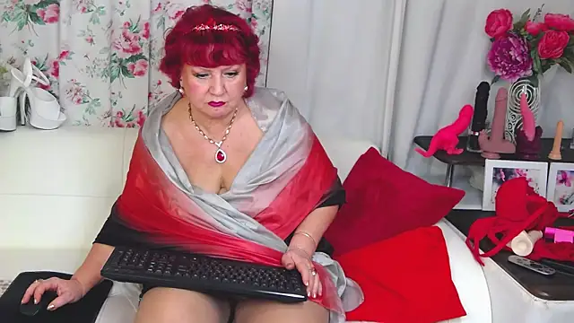 CandyBoobsDD live sex cam