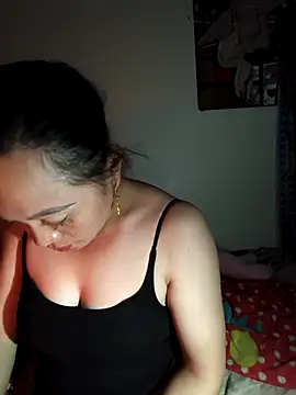 Y-eahi's cam snapshot