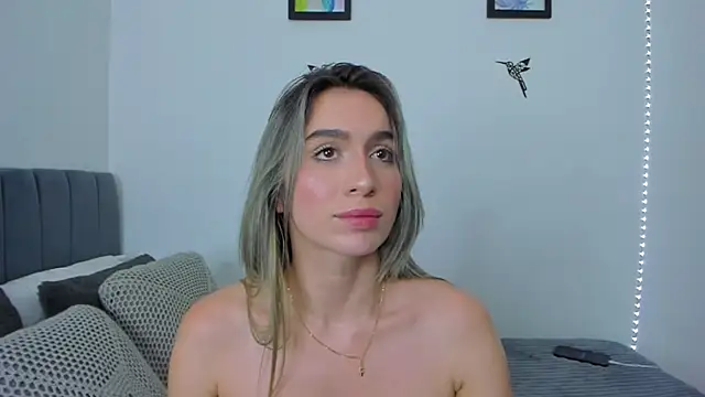 im_sarah34's cam snapshot