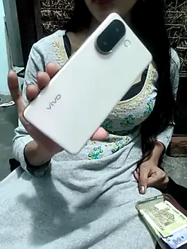 Yours-Zeenat's cam snapshot