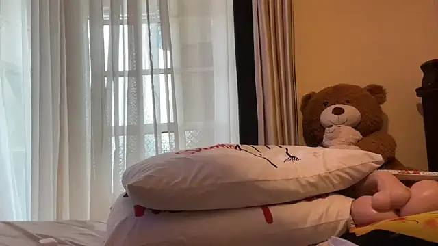 AudreySpanksFuck-'s cam snapshot