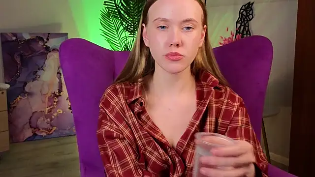 DaisyGulston's cam snapshot