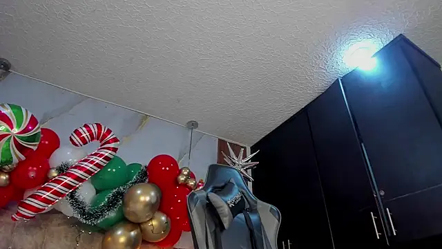 mia_18v's cam snapshot