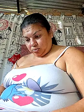 chubby_sexy_big_tits live sex cam