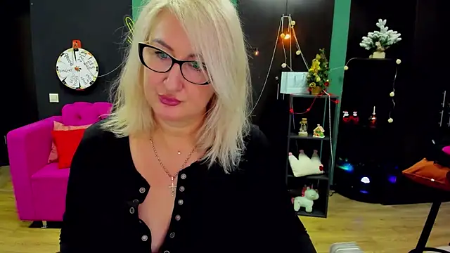 ChristyBrooks live sex cam