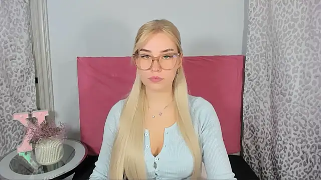 KristyHoney's cam snapshot