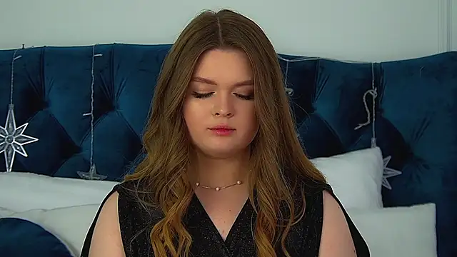 CrystalLyons live sex cam