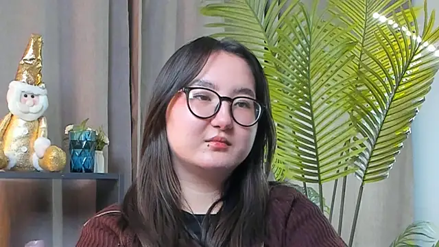 AdahChism's cam snapshot