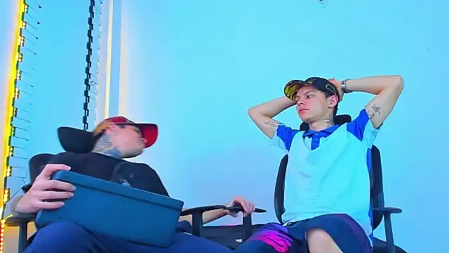 HOT_boy2025's cam snapshot