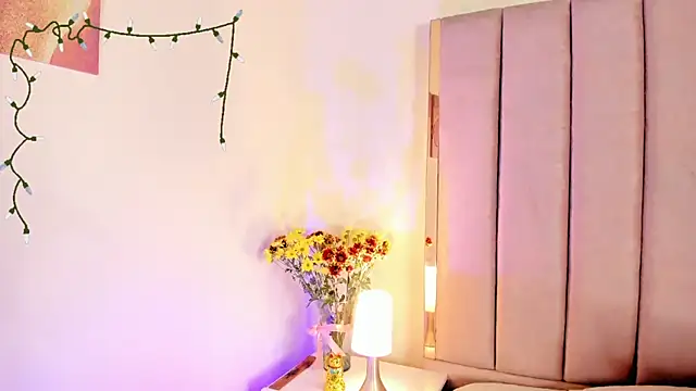 Milan_ebony's cam snapshot