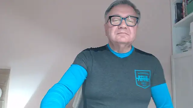 YOU6me's cam snapshot