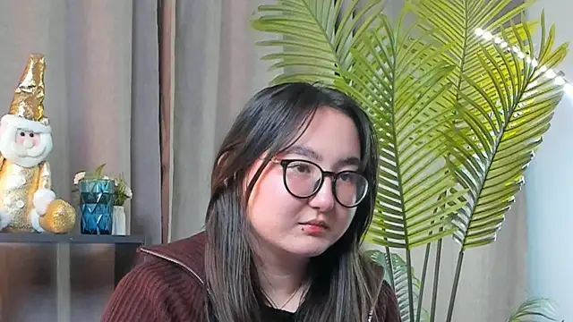 AdahChism's cam snapshot