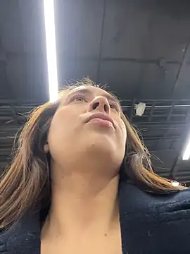 Holly_Play live sex cam