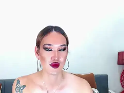 AleinaCroft live sex cam