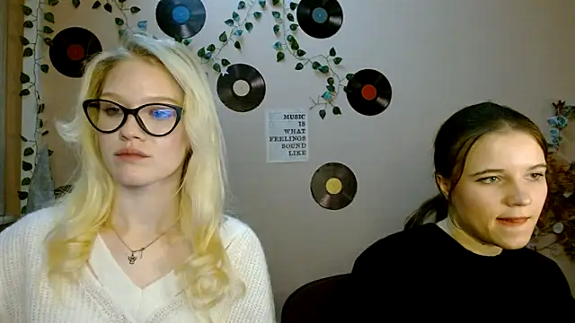 Aria__Moon's cam snapshot