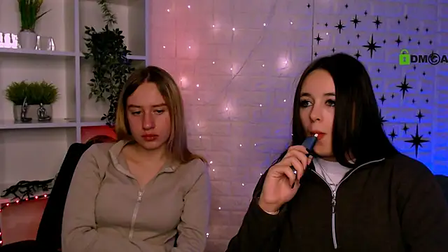 molly_lesser's cam snapshot