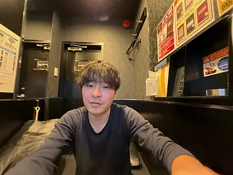 yuuki8910 live sex cam