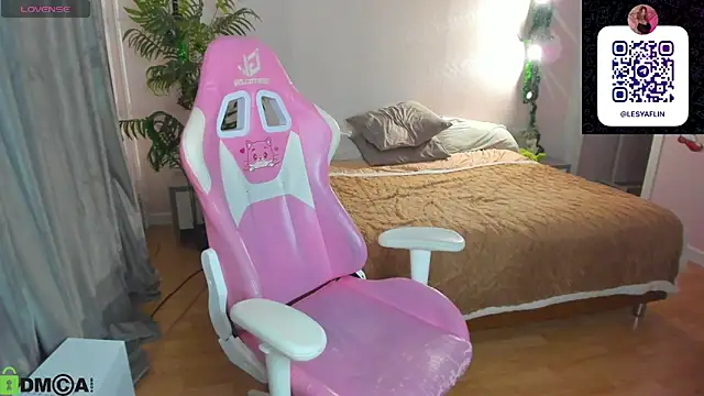 Lesya_Flin live sex cam