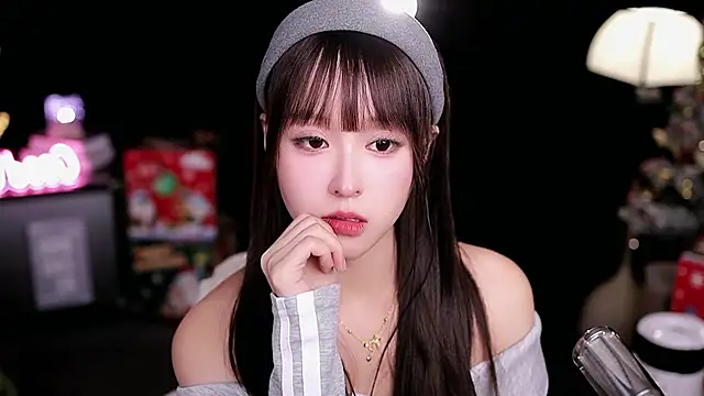 coward_by's cam snapshot